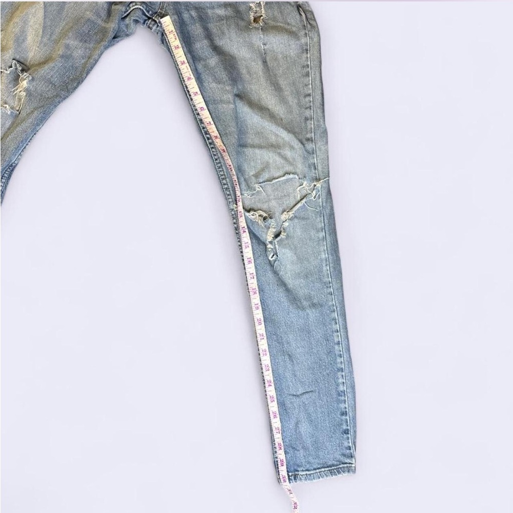 Levi's Low Rise Distressed Denim Jeans Light Wash 7M - Picture 6 of 9